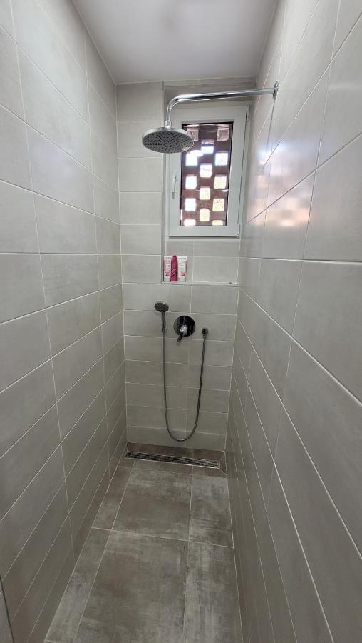 Andy Apartament Petrozsény Kültér fotó