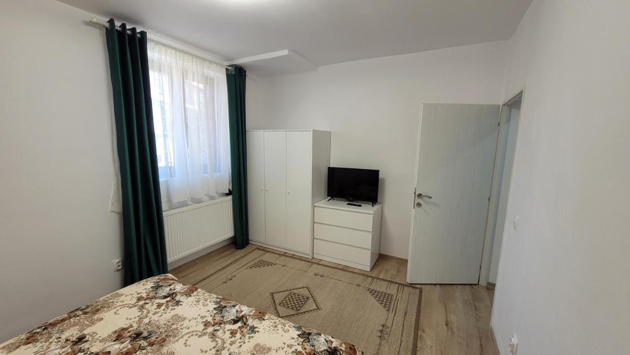 Andy Apartament Petrozsény Kültér fotó