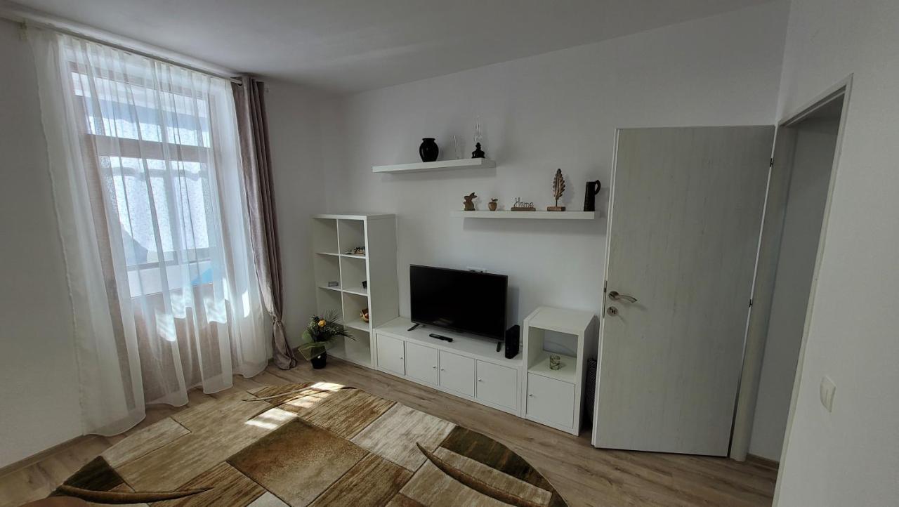 Andy Apartament Petrozsény Kültér fotó